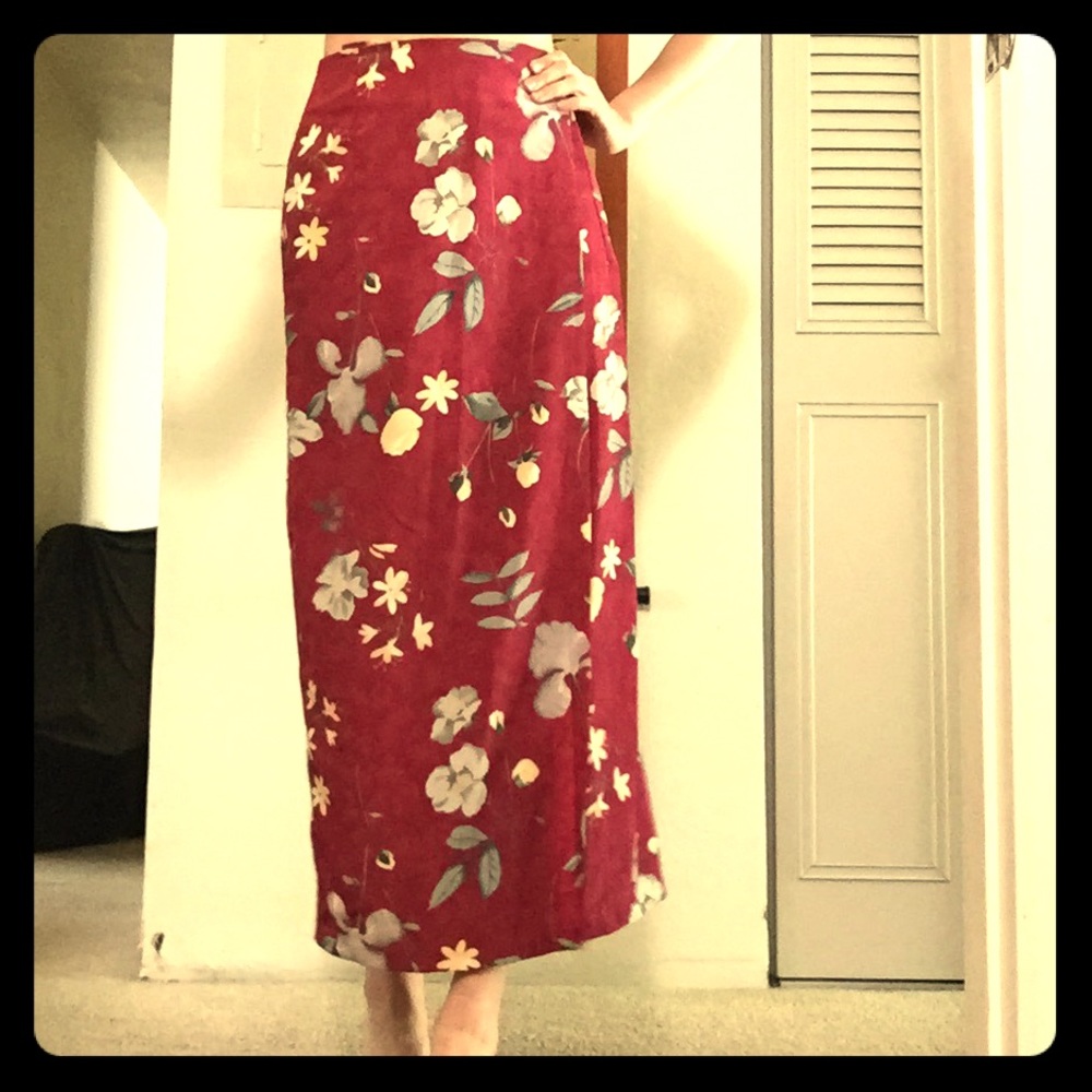 Pretty Classique Collections Floral Wrap Skirt M